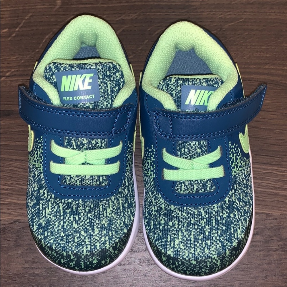 NEW - Nike toddler sneakers size 7